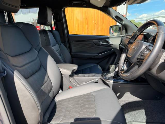 2025 Isuzu D-max 1.9 V-Cross Double Cab 4x4 Auto