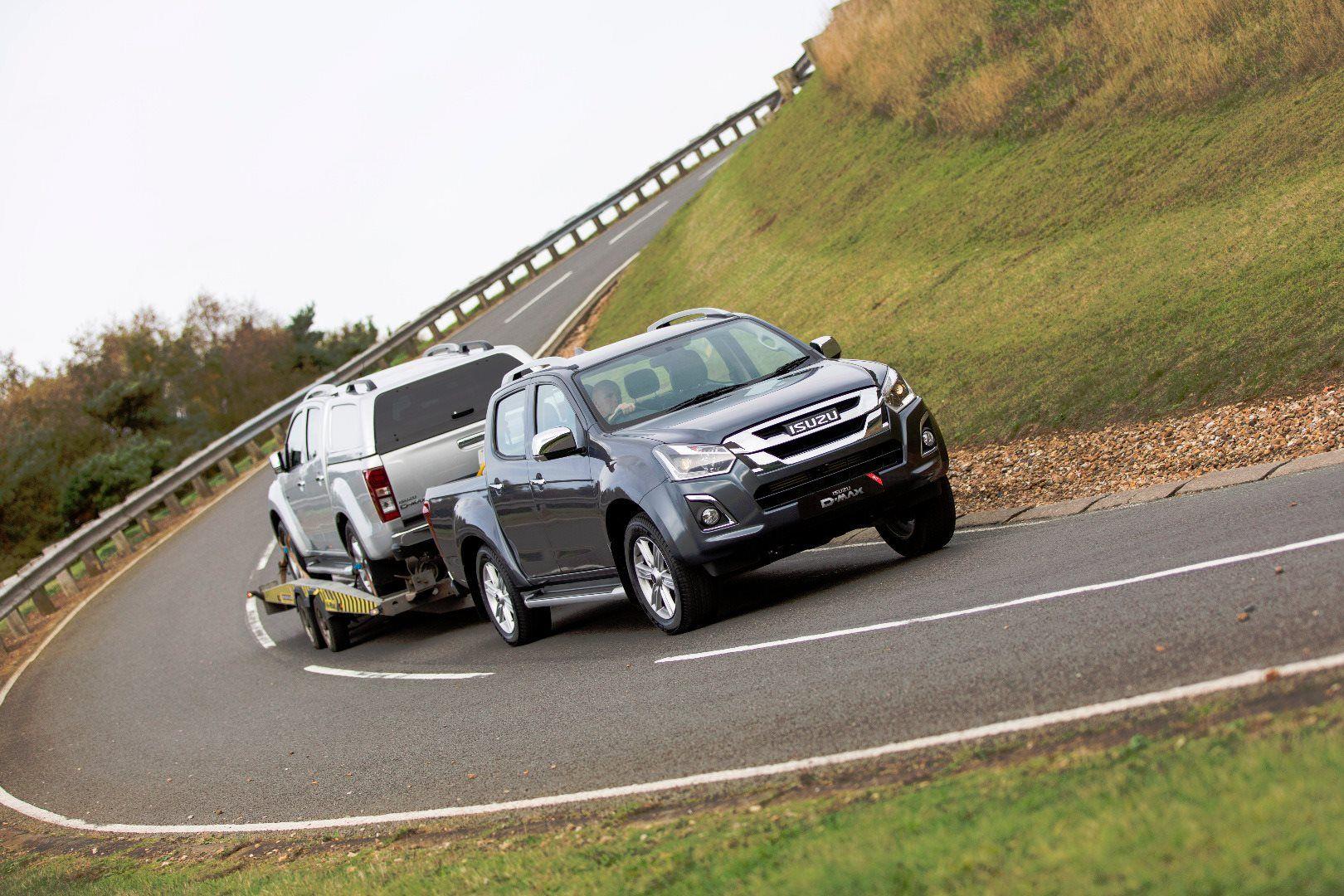 AWARD-WINNING D-MAX BENEFITS WITH ATTRACTIVE OFFERS ACROSS THE RANGE